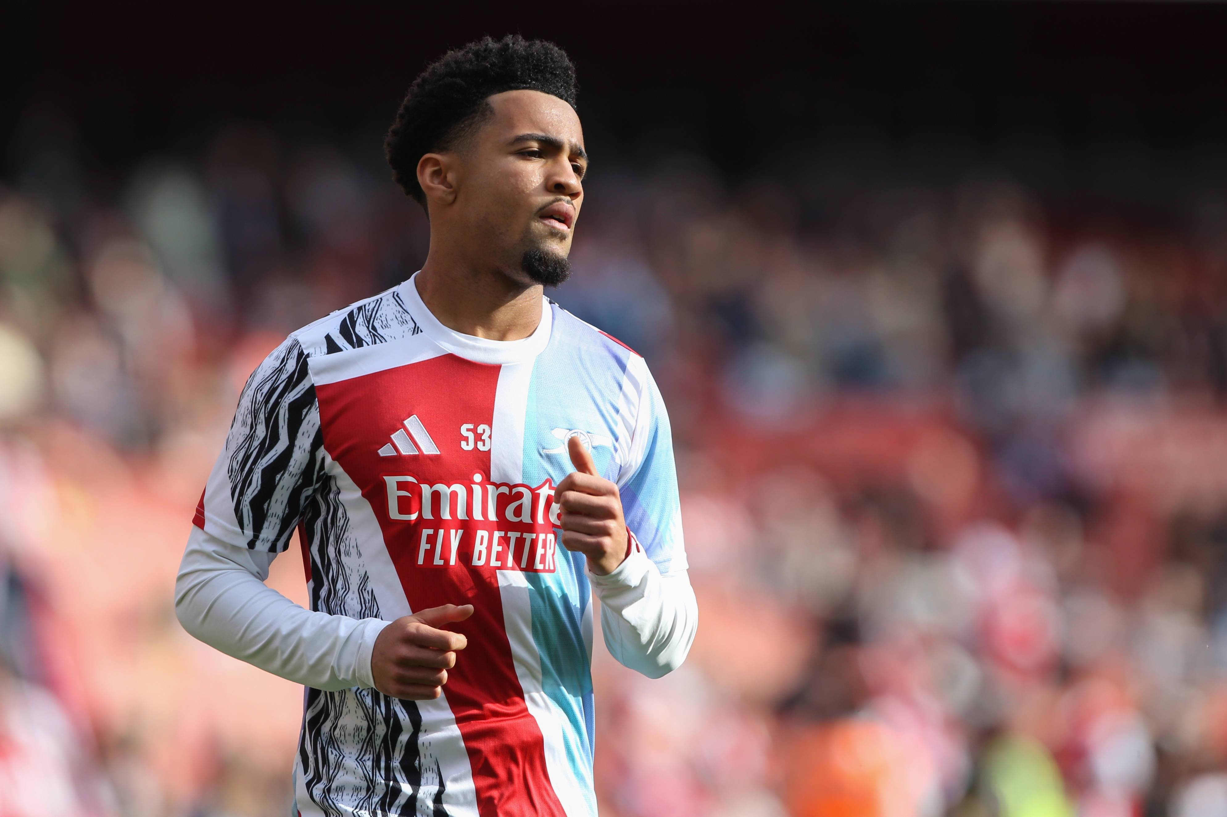 记者：在接下来几天里，阿森纳有信心与恩瓦内里续签一份长期合同