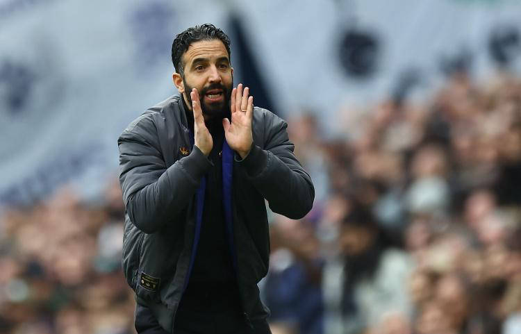 曼联困境深层剖析：为何所有努力均难以根本改变现状？